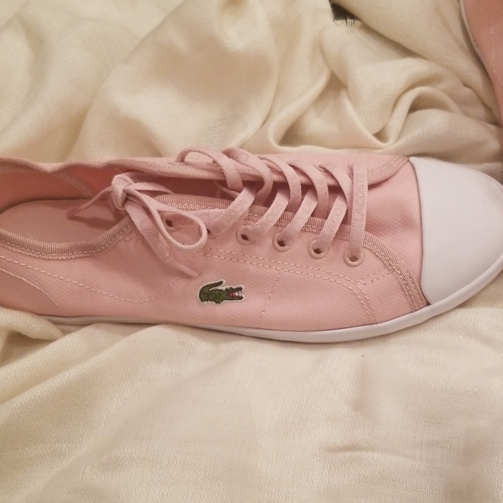 Lacoste tennis shoes - Picture 2 of 4